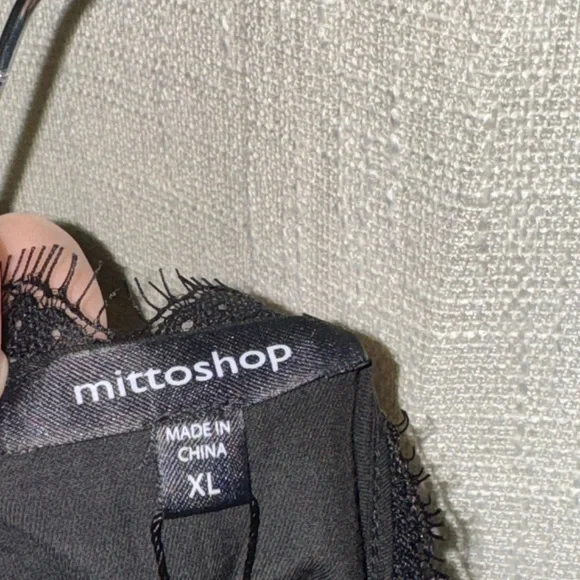 Mittoshop Black Tank Top with Lace Detail - Picture 6 of 8